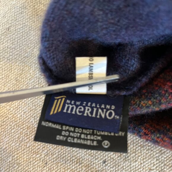 Snowy Peak Woman's 100% Merino Lambswool Fair Isle Sweater Sz Sm - Picture 11 of 12